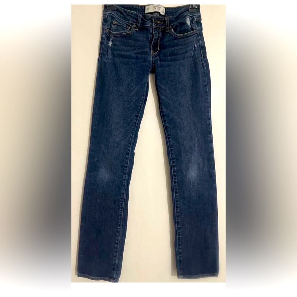 Abercrombie & Fitch Women's "The A&F Skinny" Distressed Jeans 00S W26 L 29; US 2